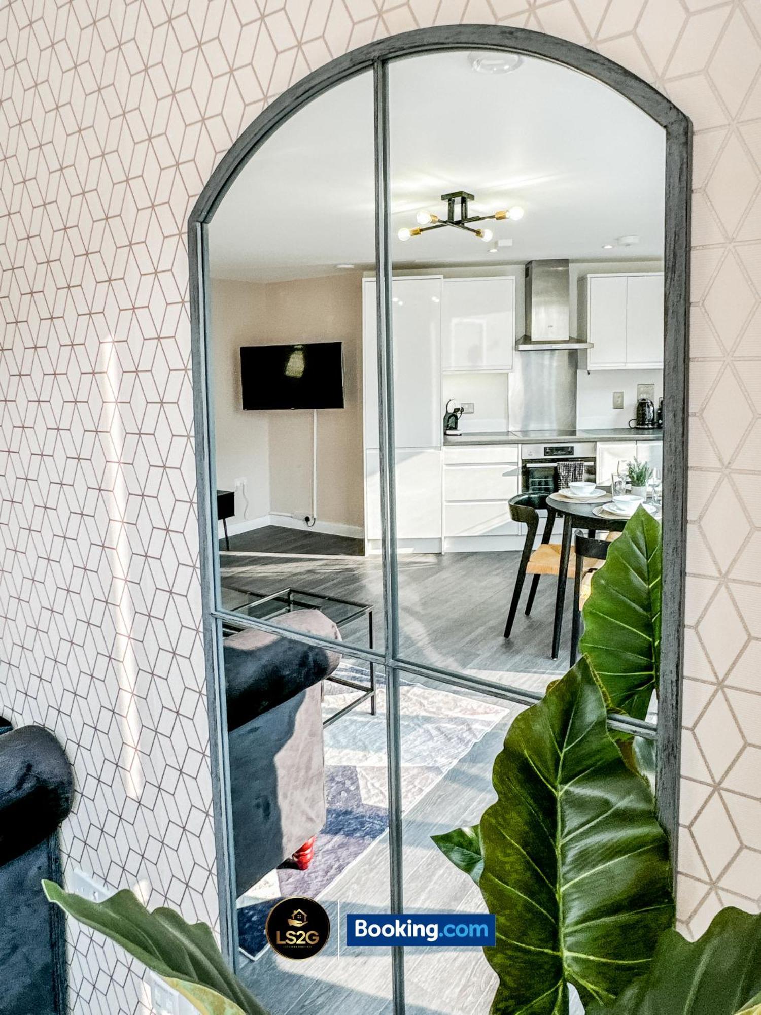 Apartment Stylish 2 Bedroom By Ls2g Short Lets & Serviced Greater With Free Parking London