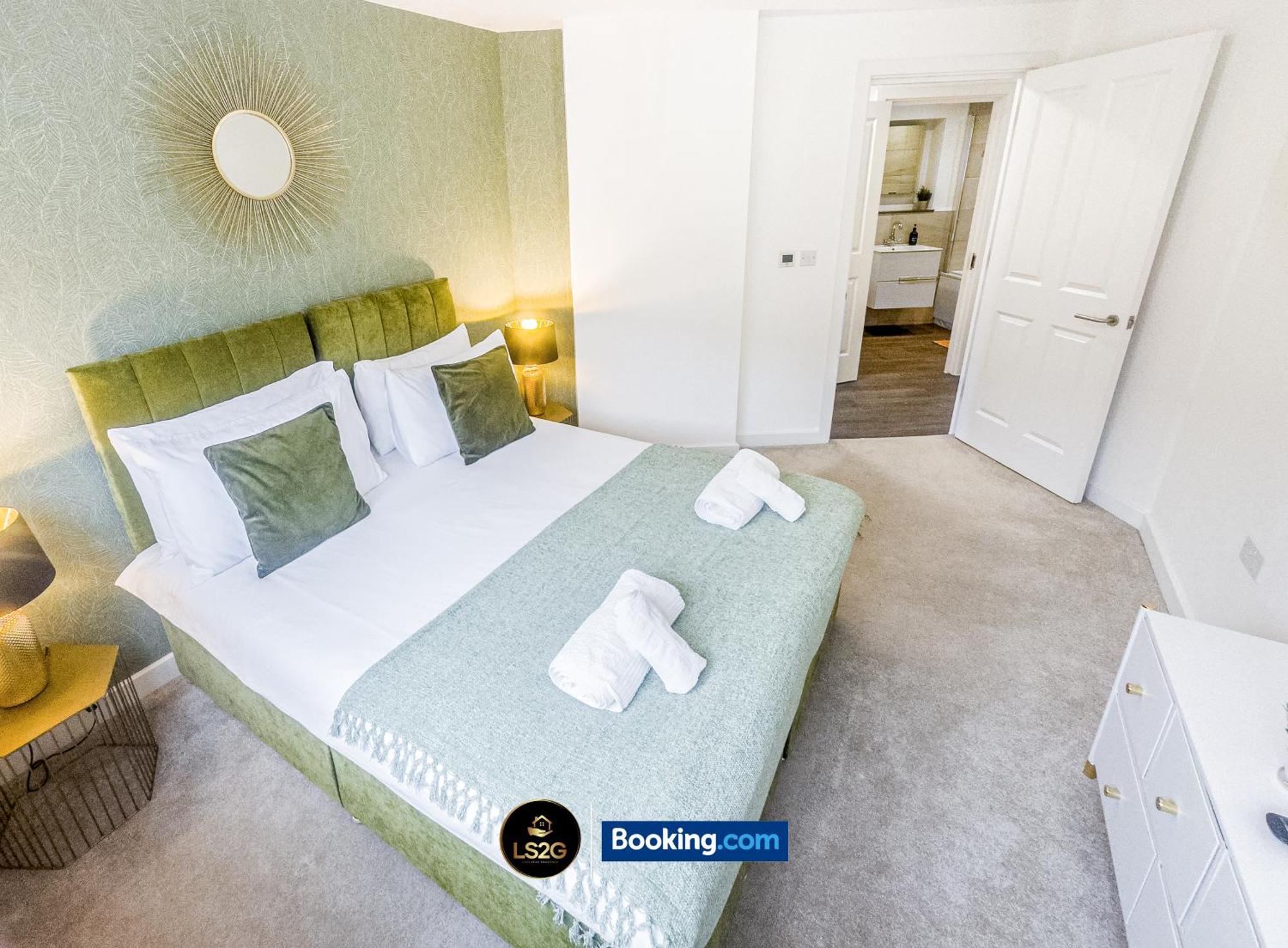 Stylish 2 Bedroom By Ls2g Short Lets & Serviced Greater With Free Parking Apartment