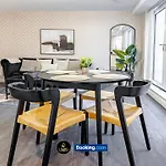 Stylish 2 Bedroom Apt By Ls2G Short Lets & Serviced Accommodation Greater London With Free Parking