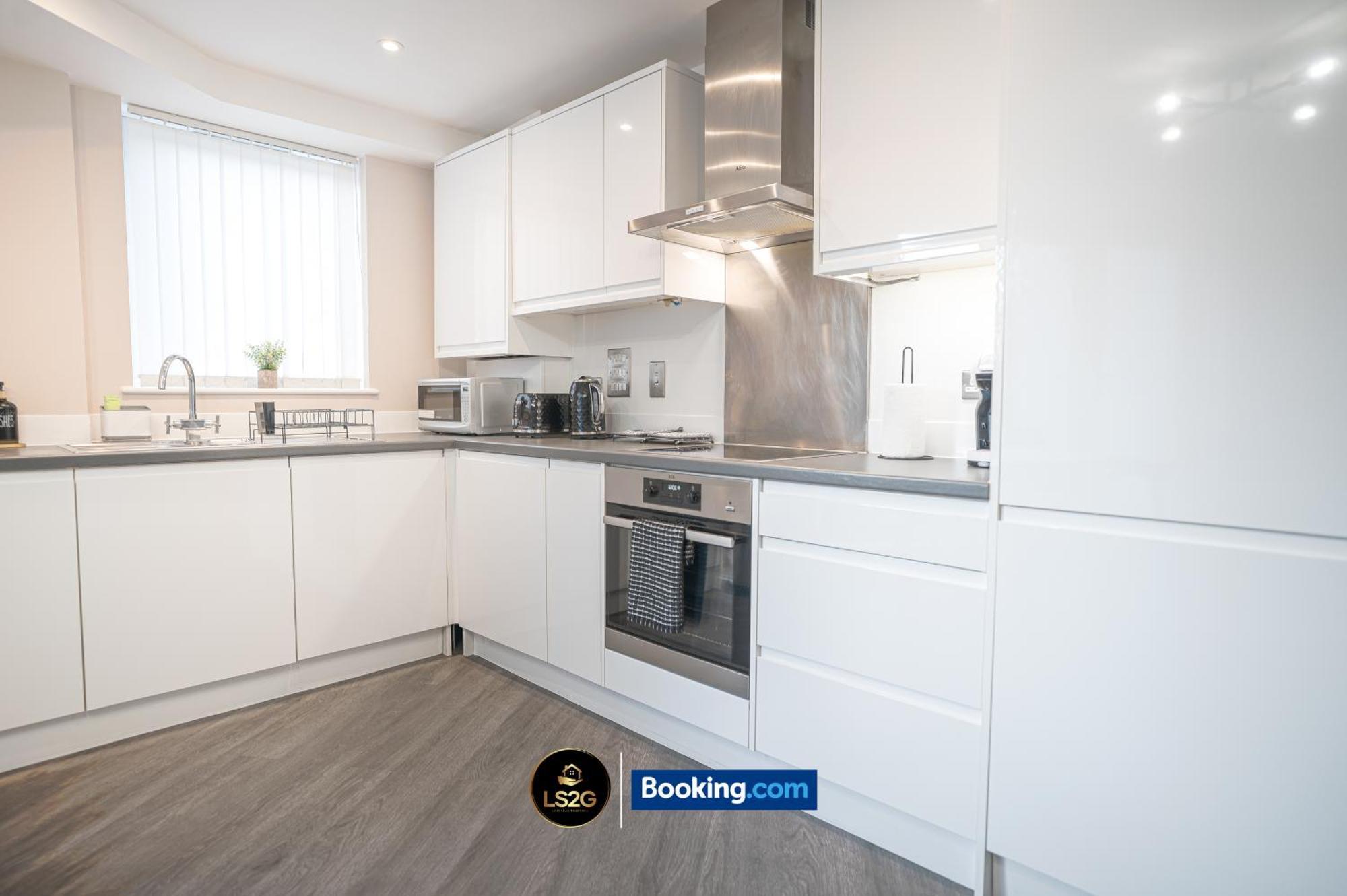 Stylish 2 Bedroom By Ls2g Short Lets & Serviced Greater With Free Parking Appartamento Londra
